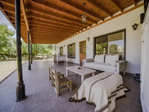 CASA EN VENTA EN B. CERRADO LA ESCONDIDA, PILAR