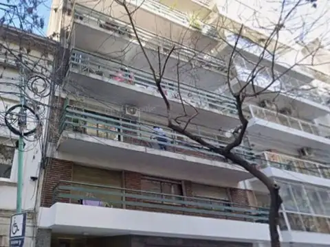 Depto. 3 amb con patios - a refaccionar - Recoleta