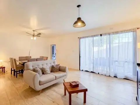 Casa 6 ambientes con 1 baño