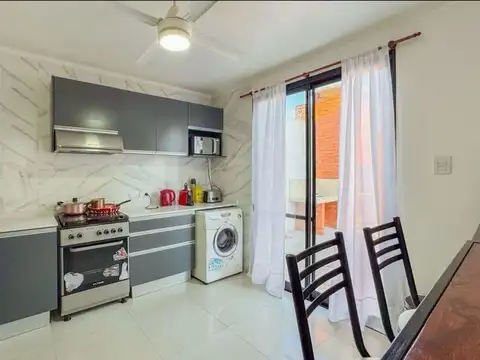 Casa 4 Dorm con Cochera y Pileta