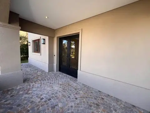 Casa 6 ambientes con 3 baños