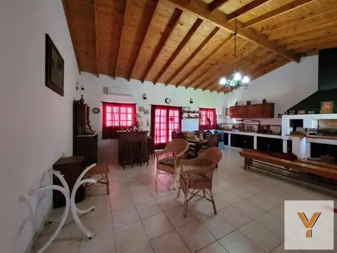 Casa en venta - 1 Dormitorio 1 Baño - 300mts2 - La Plata