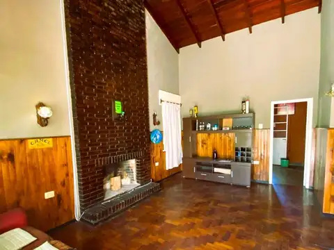 Casa 3 ambientes con 2 baños