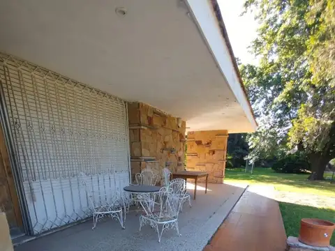 CASA PARA USO COMERCIAL EN ALQUILER (FUNES)