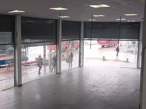 Local en Alquiler 25 años