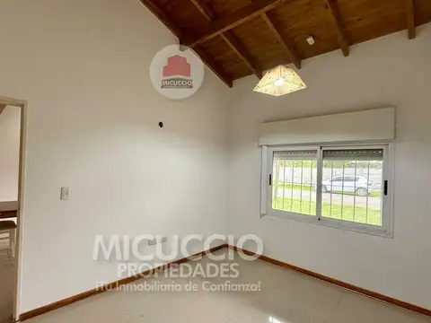 Casa en venta | Frutos Gonzalez N°1755, UF N°1 | B° Campos Verdes, Escobar.  APTA CREDITO