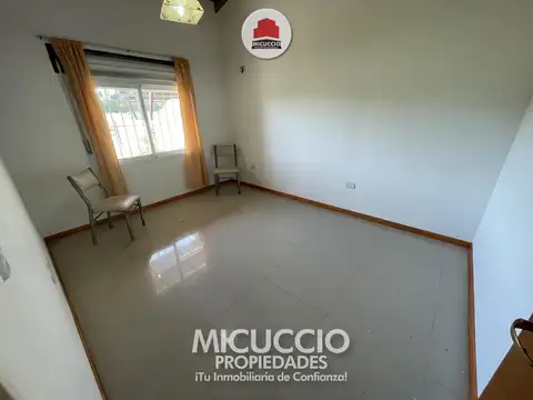 Casa 3 ambientes con 1 baño