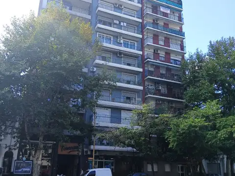 Venta 3 ambientes - Reciclado-  Montes de Oca 1400