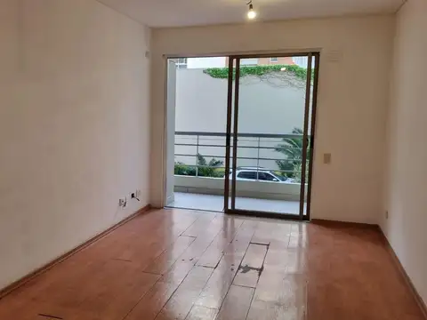 2 AMBIENTES BALCÓN. PILETA SUM COCHERA PROX SUBTE