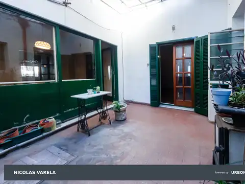 VENTA CASA 4 AMBIENTES, CON TERRAZA, PATIO, QUINCHO Y PARRILLA EN ALMAGRO