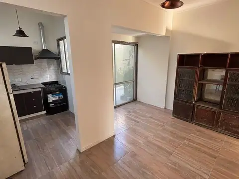Casa en Alquiler - 2 Dormitorios 1 Baño - 100mts - La Plata