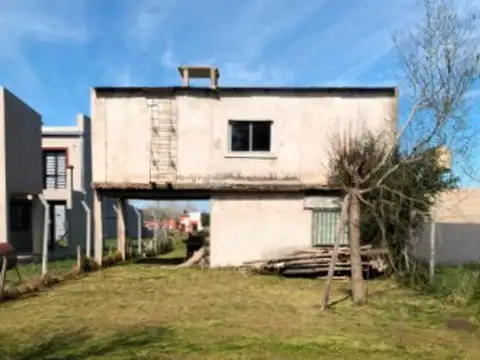 Casa 2 ambientes con 1 baño