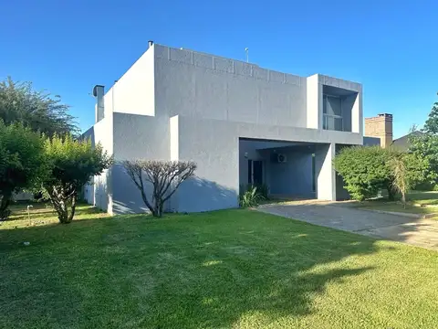 Casa en Alquiler en Ibarlucea, USD 1.700
