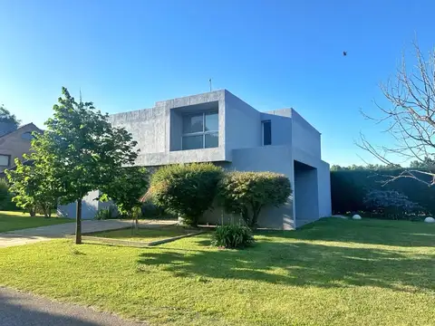 Casa en Los Alamos Club de Campo