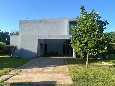 Casa en Alquiler de 3 dormitorios