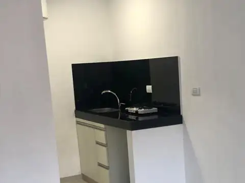Adolfo Alsina 3800, Piso PB