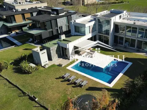 ESPECTACULAR CASA VISTA A LA LAGUNA DE 5 AMBIENTES EN COUNTRY TERRAVISTA