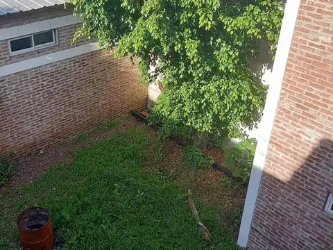 Galpon con oficinas en venta Caseros