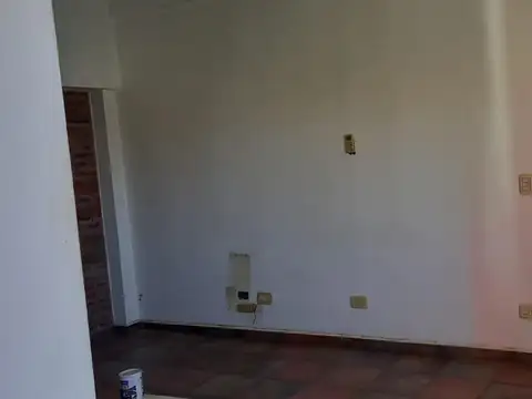 Galpon con oficinas en venta Caseros