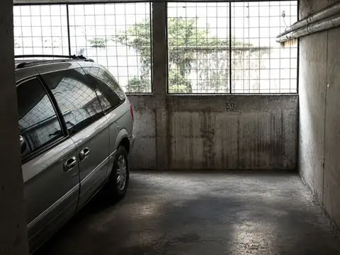 Cochera Cubierta Venta–Balvanera, Boulogne Sur Mer