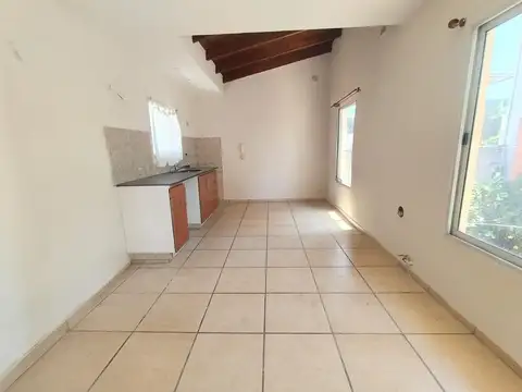 Depto Tipo Casa en Venta 8 años