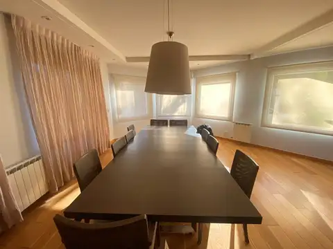 Casa 5 ambientes con 6 baños