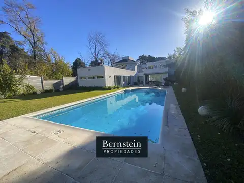 CASA EN VENTA :: PARQUE LELOIR :: 6 AMBIENTES