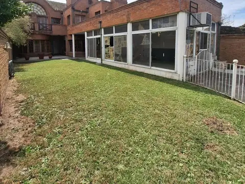 Casa 6 ambientes con 3 baños