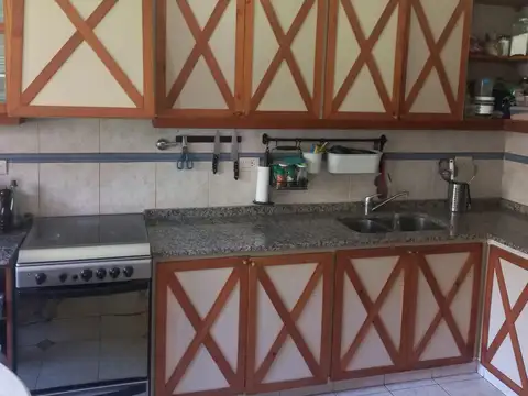 Casa 5 ambientes con 3 baños