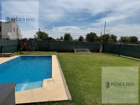 VENTA CASA UN DORMITORIO CON JARDIN Y PILETA EN PUNTA CHACRA