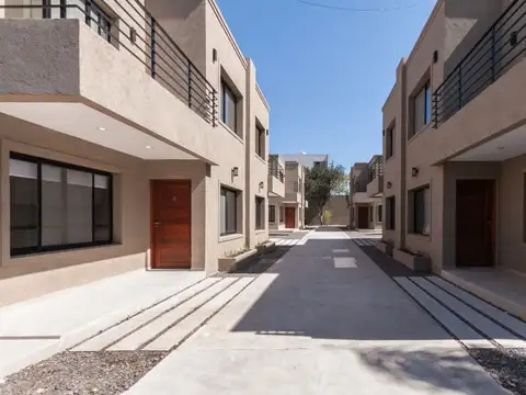 Depto Tipo Casa en Venta de 3 ambientes