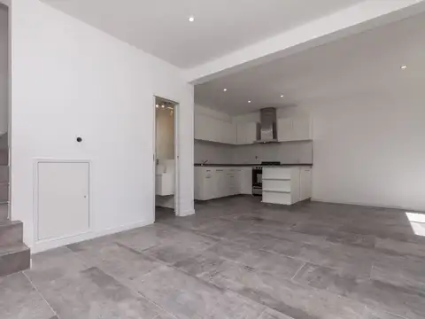 Depto Tipo Casa en Venta con 1 cocheras