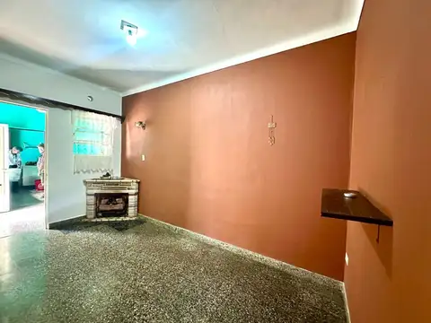 Casa 4 ambientes con 2 baños