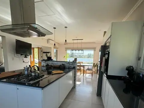 Chacra 2 Dorm. – 3 Baños – Barrio Cerrado Chacras de Uribelarrea