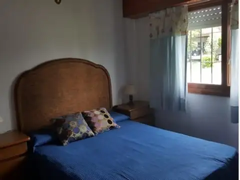 VENTA AMPLIO CHALET CON PATIO Y COCHERA * GESELL