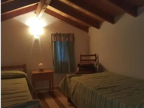 Casa 4 ambientes con 2 baños