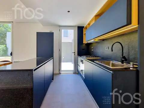 Casa 4 ambientes con 2 baños