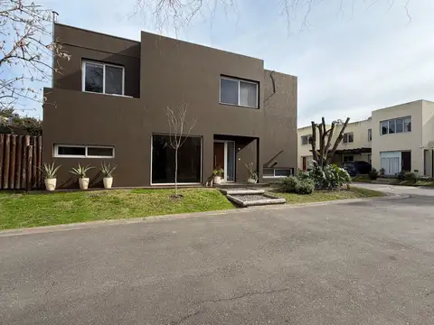 Casa en Venta en California Village, USD 170.000