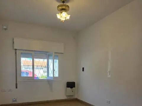 Casa 2 ambientes con 1 baño