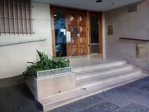 MONOAMBIENTE PISO ALTO MUY BUENA UBICACION