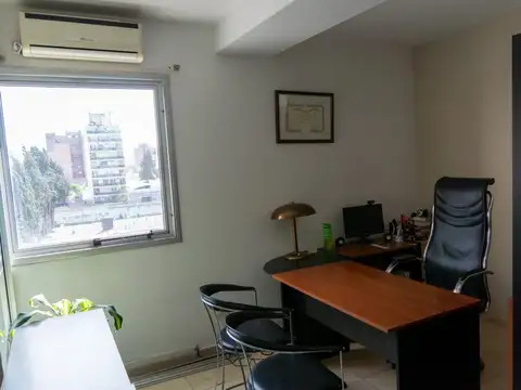 Duarte Quiros 600, Piso 4