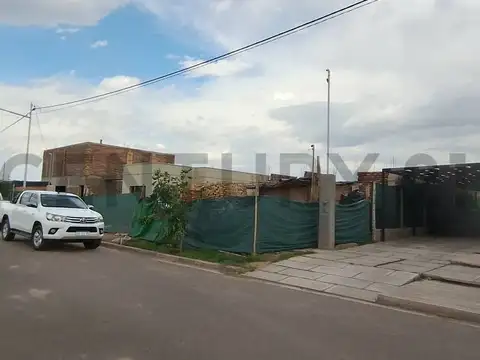 Casa 5 ambientes con 2 baños