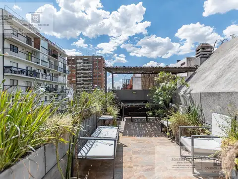 Dúplex 2 ambientes 120m2 totales   dependencia, planta superior con ambiente y gran terraza propia.