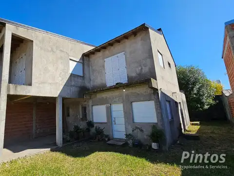 Casa a terminar sobre calle Constitución, casi 2 de Abril. SAN JOSE