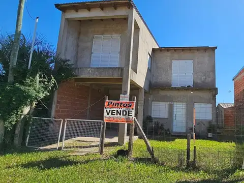 Constitución (e/ Berduc y 2 de Abril)