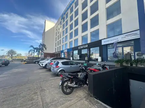 Avenida Del Puerto Jc4332 200