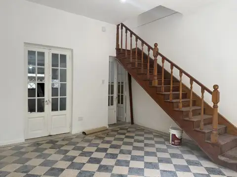 Casa 5 ambientes con 2 baños