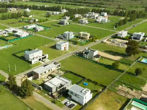 ALTOS DE DON CARLOS - 13,8 X 30 - Manuel B Gonnet 504e/ 139 y 140-Venta Lote