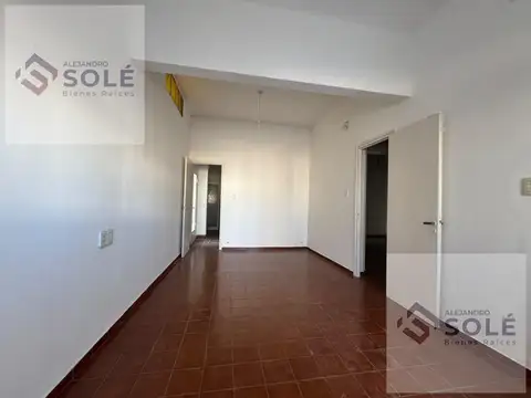 Casa 6 ambientes con 1 baño