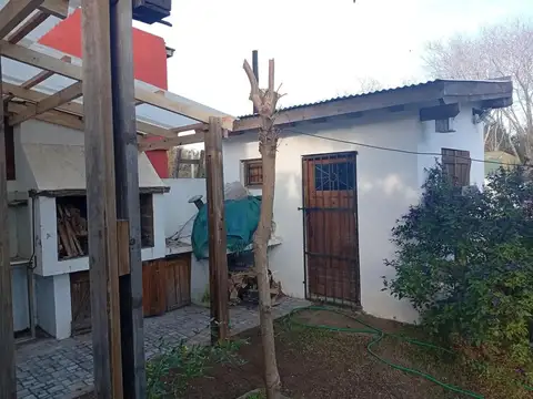 Casa 5 ambientes con 2 baños